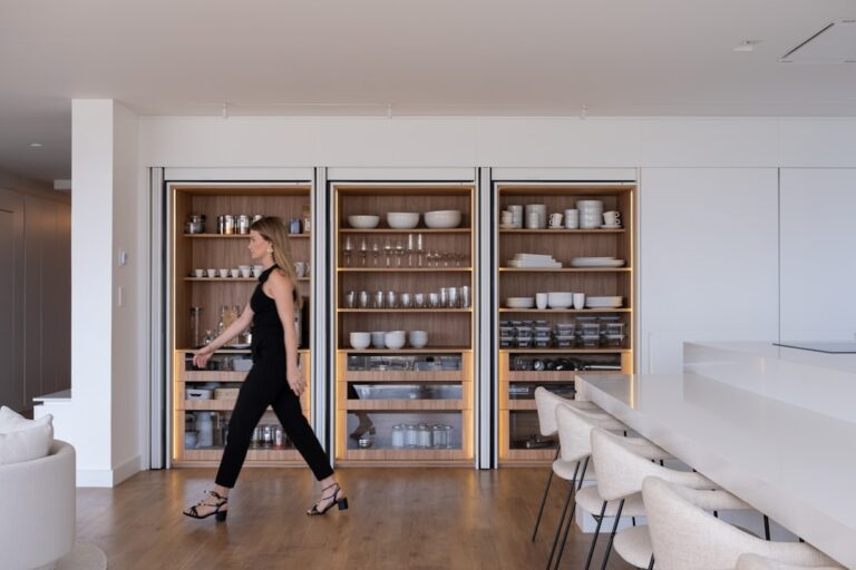 Muebles de almacenamiento a medida para mantener el hogar organizado