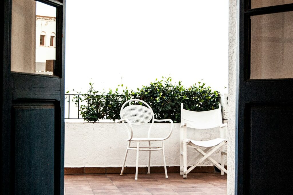 Comedor pequeño decorado con estilo