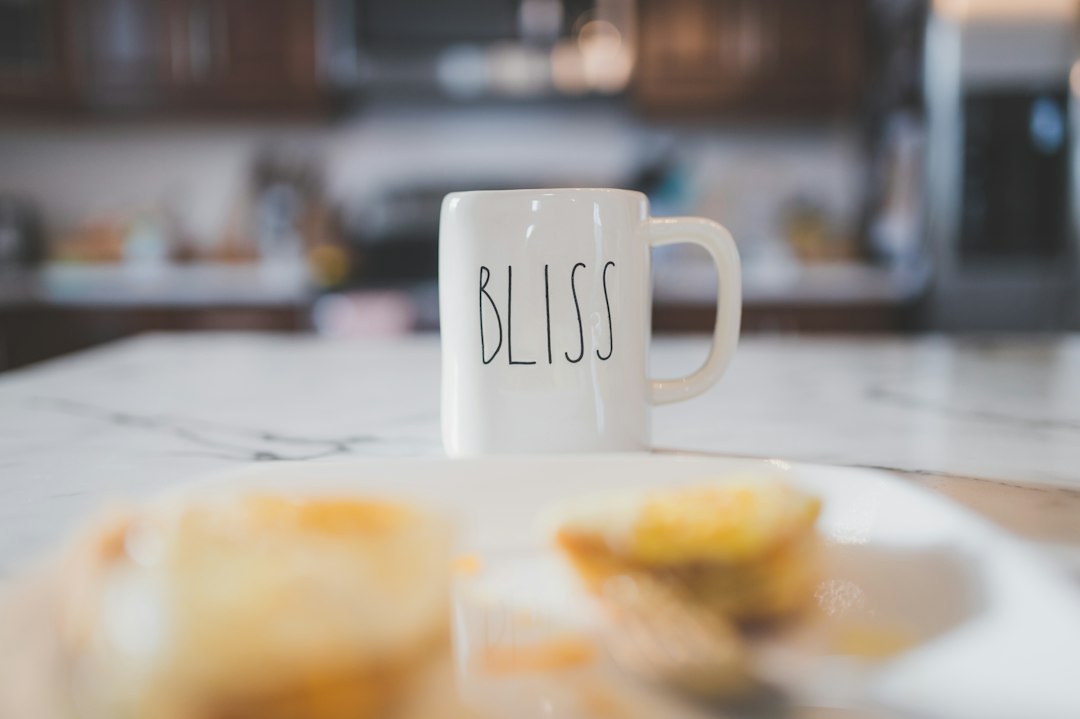 Cajón con filtros y accesorios para preparar café